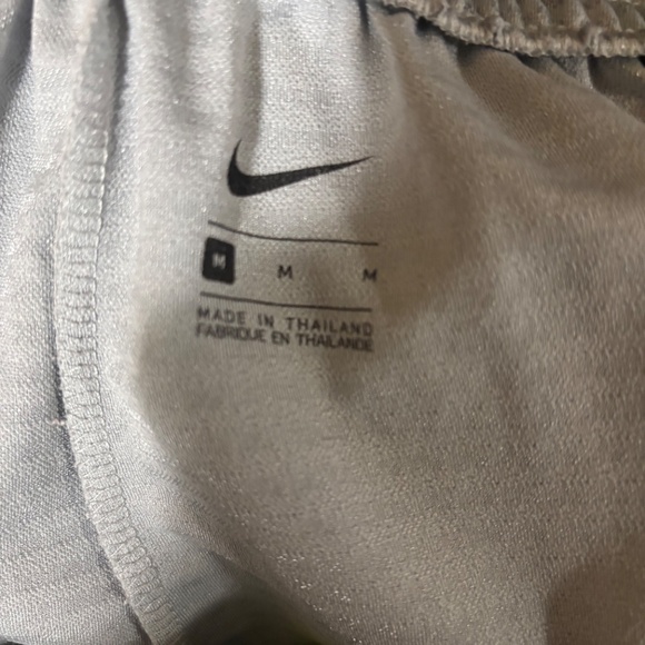 Nike DAZZLES * Y2K Basketball Shorts *Silver Grey Silky Satin * Size Medium - Picture 7 of 8